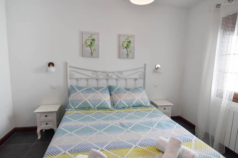 Entire apartment, Beautiful refurbished small flat in Liencres in Liencres, Piélagos