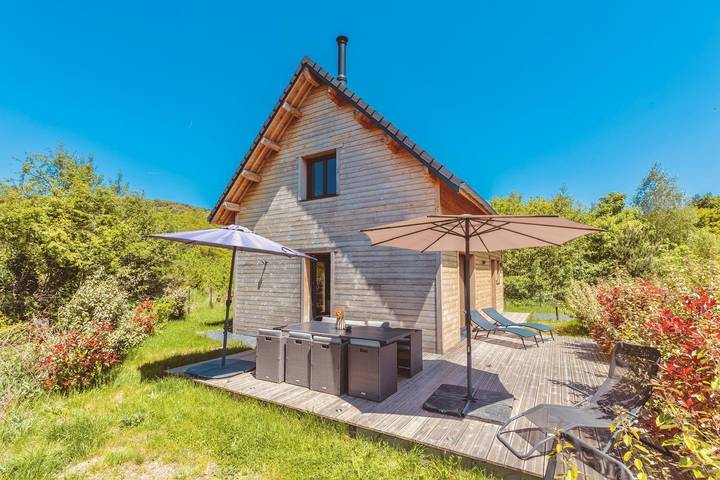 Gîte pour 8 personnes, avec Terrasse et Jardin à Murol
