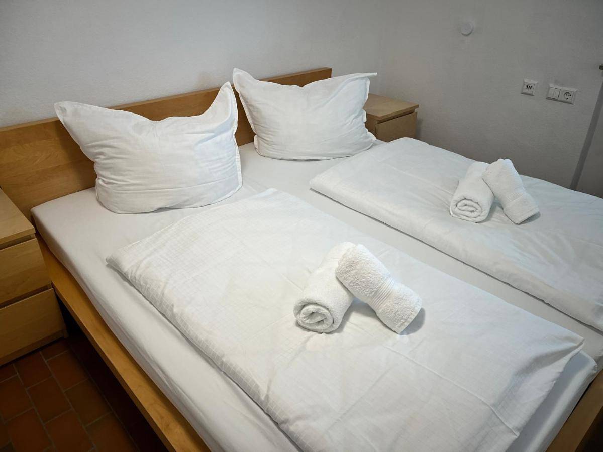 Appartement entier, Premium Apartment 70qm 2,5 Zimmer Küche, Smart Tv, Garage, Wifi in Heidenheim, Région de Stuttgart