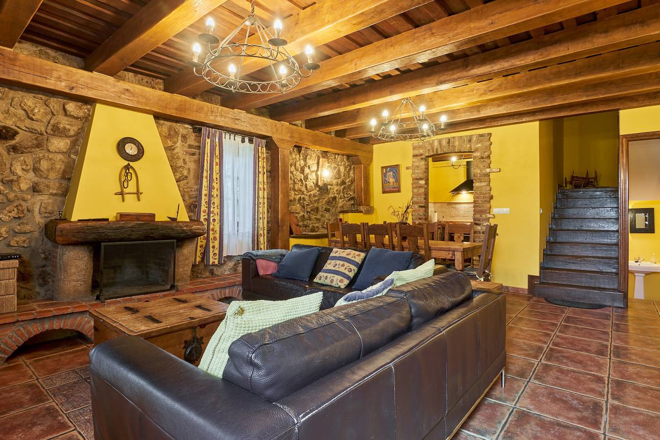 Ferienhaus 'La Venta Del Alma' mit Bergblick, privater Terrasse und Wlan in Robledo de Guzpeña, Prado de la Guzpeña