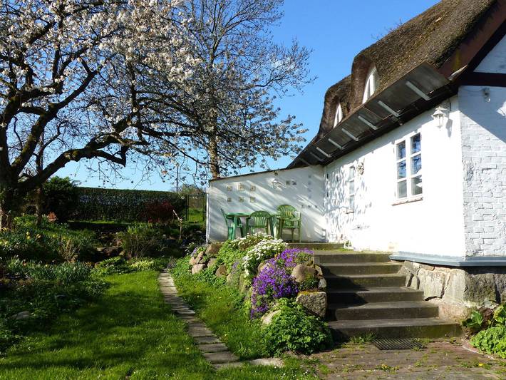 Ferienwohnung für 6 Personen, mit Terrasse und Garten sowie Ausblick in Lohme