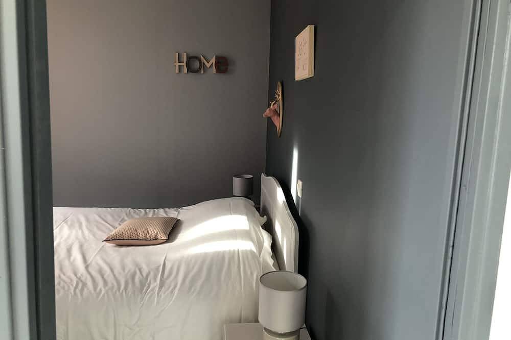 Entire apartment, Suite-Ensuite-Garden view in Saint-Quentin, Aisne