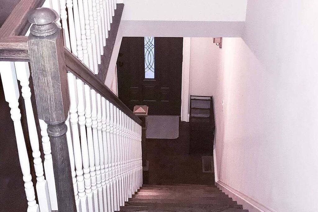 Stylish 6-Bedroom Home Near Boston – Dual Units, Yard & Parking Included! in Everett (MA), Massachusetts