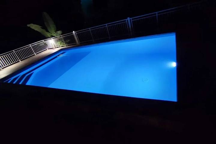 Ganzes Studio, Modernes Studio nahe Capesterre-Belle-Eau mit Pool in Capesterre-Belle-Eau, Guadeloupe