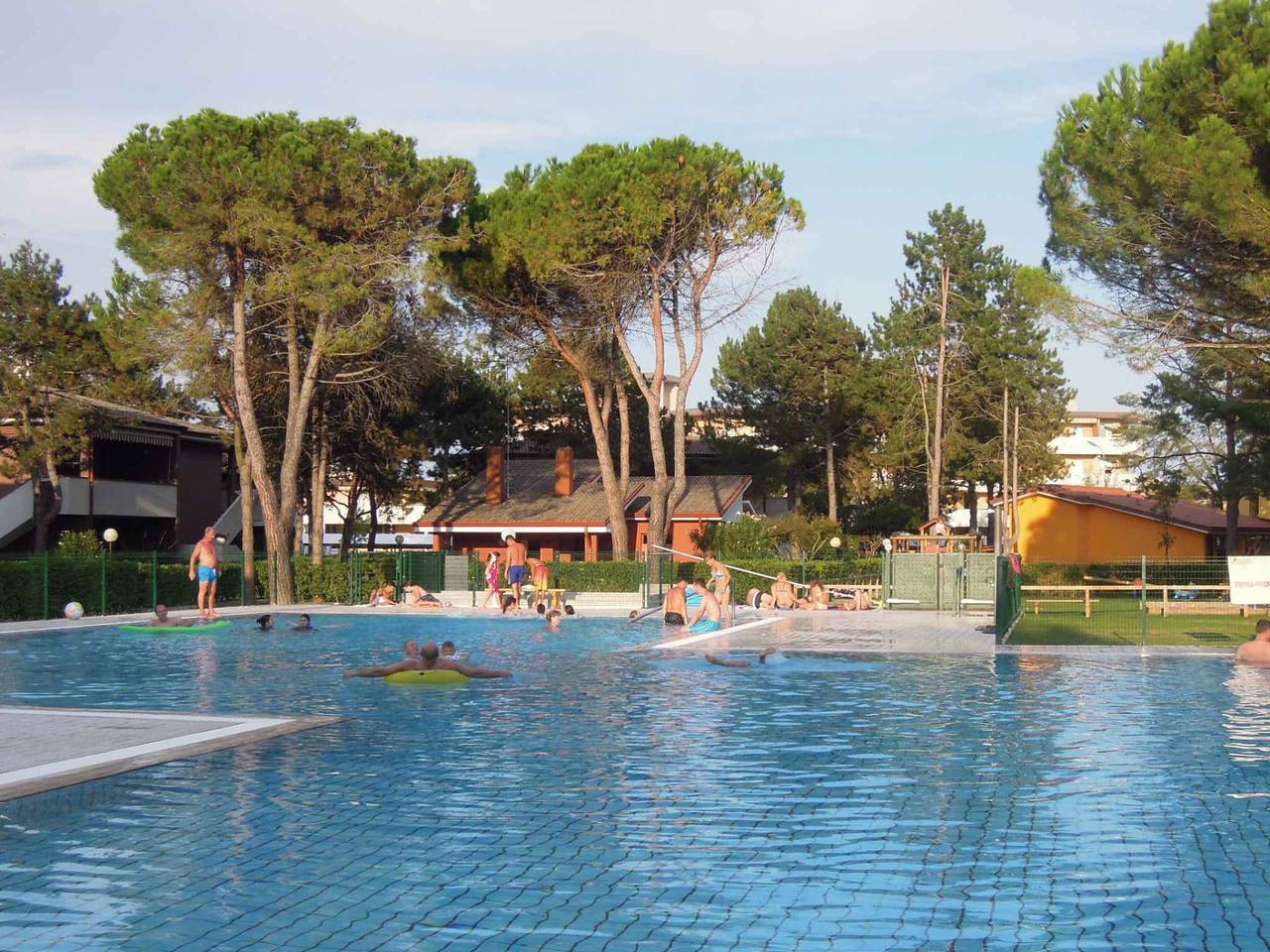 Appartamento intero, Appartamento con aria condizionata, terrazza e piscina  in Bibione, Provincia di Venezia