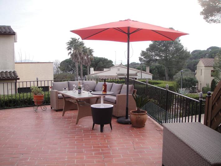 Casa rural para 6 personas, con terraza además de piscina y vistas, Se admiten mascotas en Torroella de Montgrí - 4