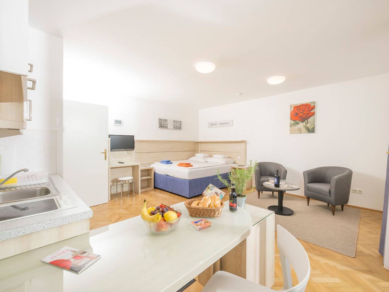 Ganze Wohnung, Studioappartement mit Balkon in Hernals, Wien