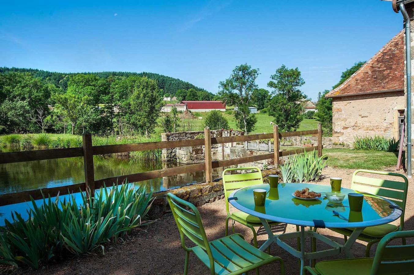 Gîte für 2 Personen mit Terrasse in Dyo, Charolles und Umgebung