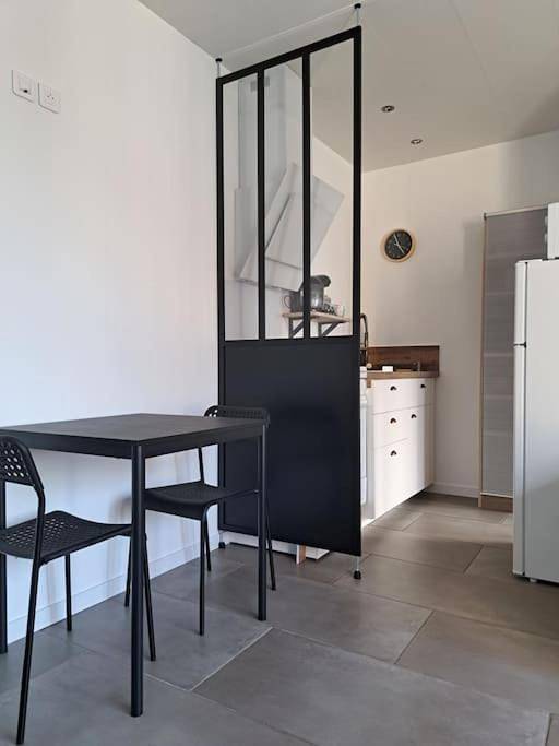 Appartement entier, Studio dans maison avec jardin et balcon, au calme in Sérézin-du-Rhône, Lyon et ses environs