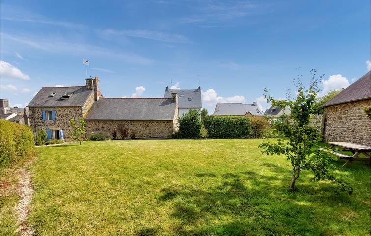Gîte pour 4 personnes, avec jardin et terrasse à Saint-Clet