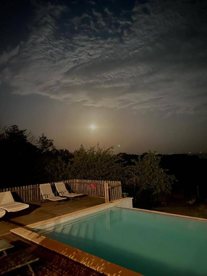 Chambre d’hôte pour 5 personnes, avec piscine ainsi que vue et jardin dans l' Isère - 4