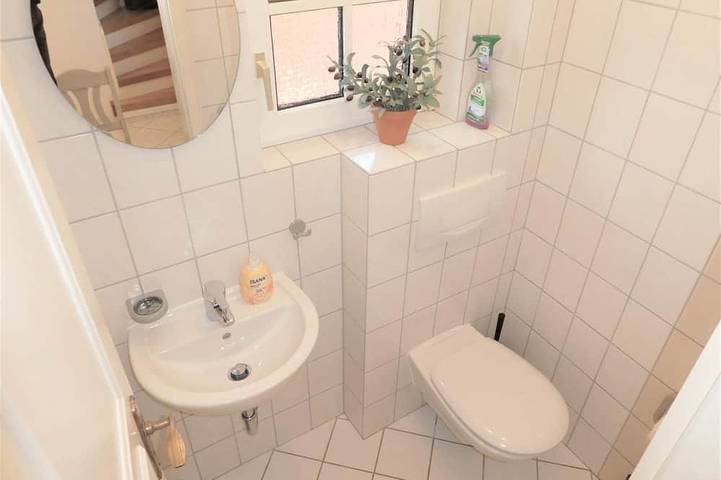 Ganze Wohnung, Lüttje Fischerhuus - Ferienhaus Lüttje Fischerhuus: 400 m zum Strand, Terrasse & in Nordfriesische Inseln (Schleswig-Holstein) (Schleswig-Holstein), Wyk auf Föhr