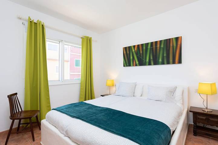 Appartement entier, Bel appartement avec piscine, wifi, parking, jardin et se détendre;) in Puerto de la Cruz, Tenerife du Nord