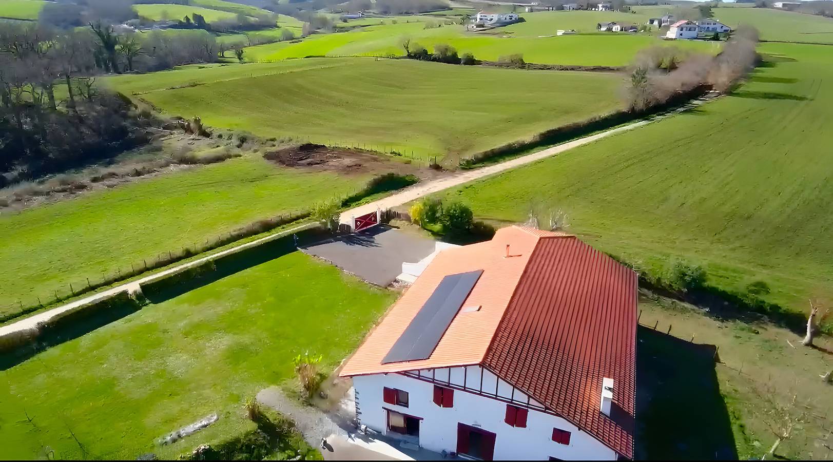Gîte 'Gite Goitiaya' with Private Terrace, Wi-Fi and Air Conditioning in Béguios, Bajonna region