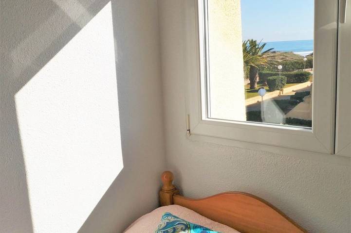 1st Line beach with private access-A. A.WIFI-TV-Sat, in Platja de Burguera (Oliva), Oliva
