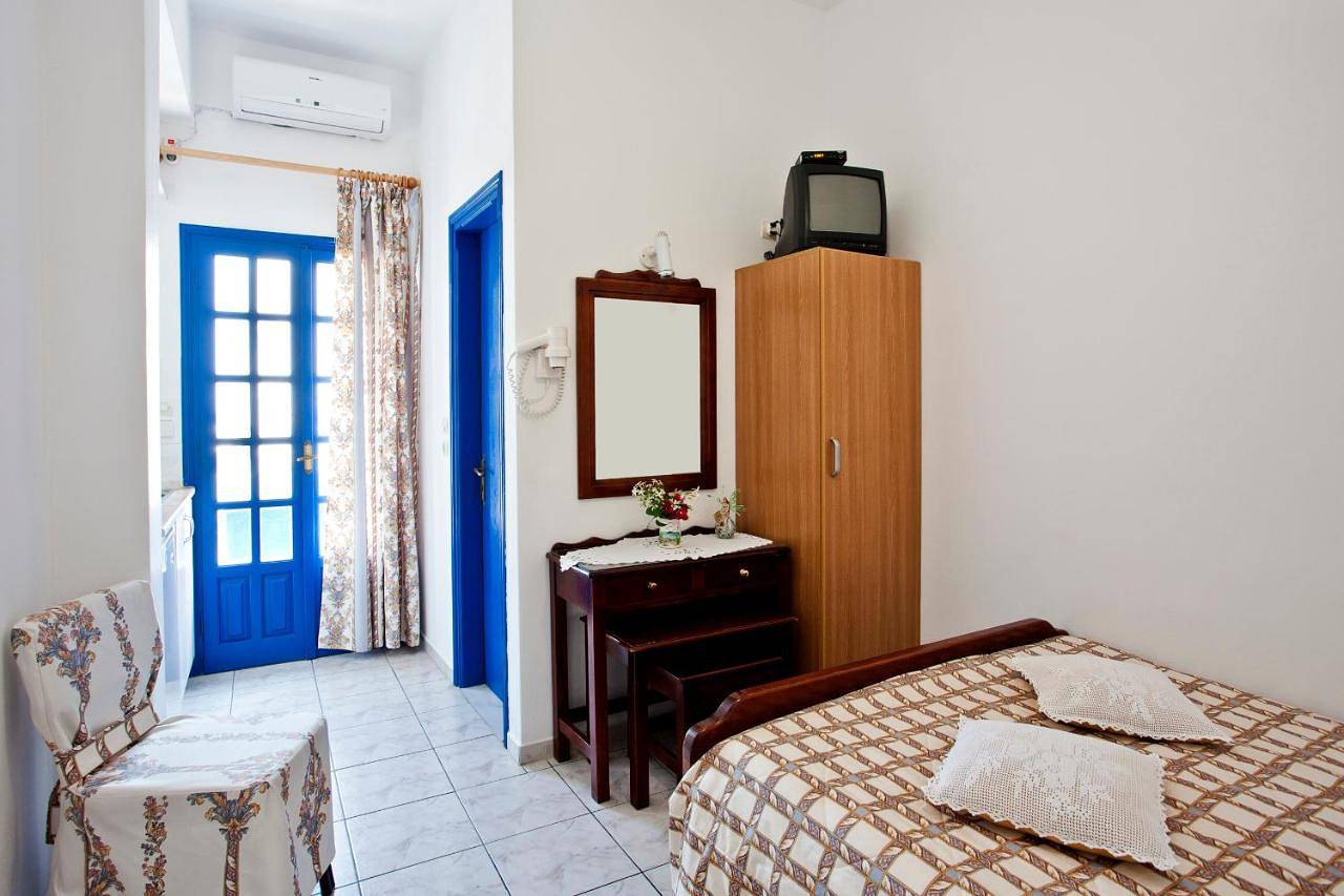 Ancient Thera Studios in Perissa, Santorin