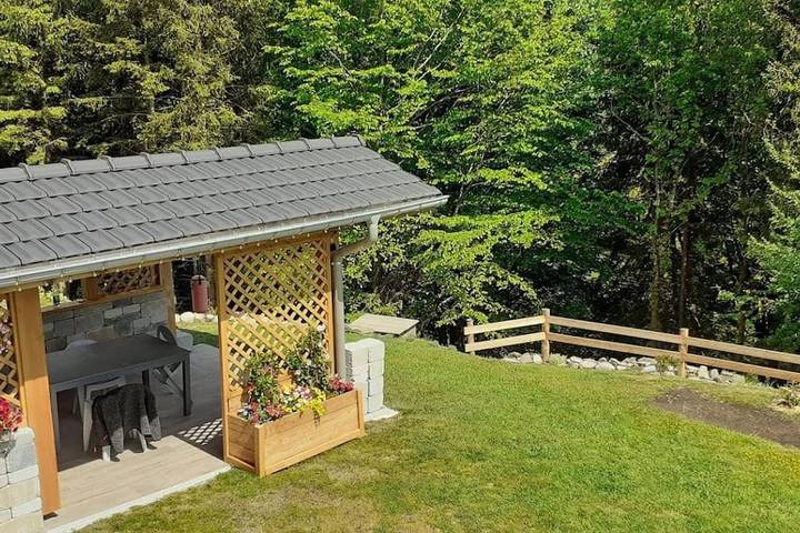 Ferienwohnung für 4 Personen, mit Terrasse und Garten sowie Ausblick