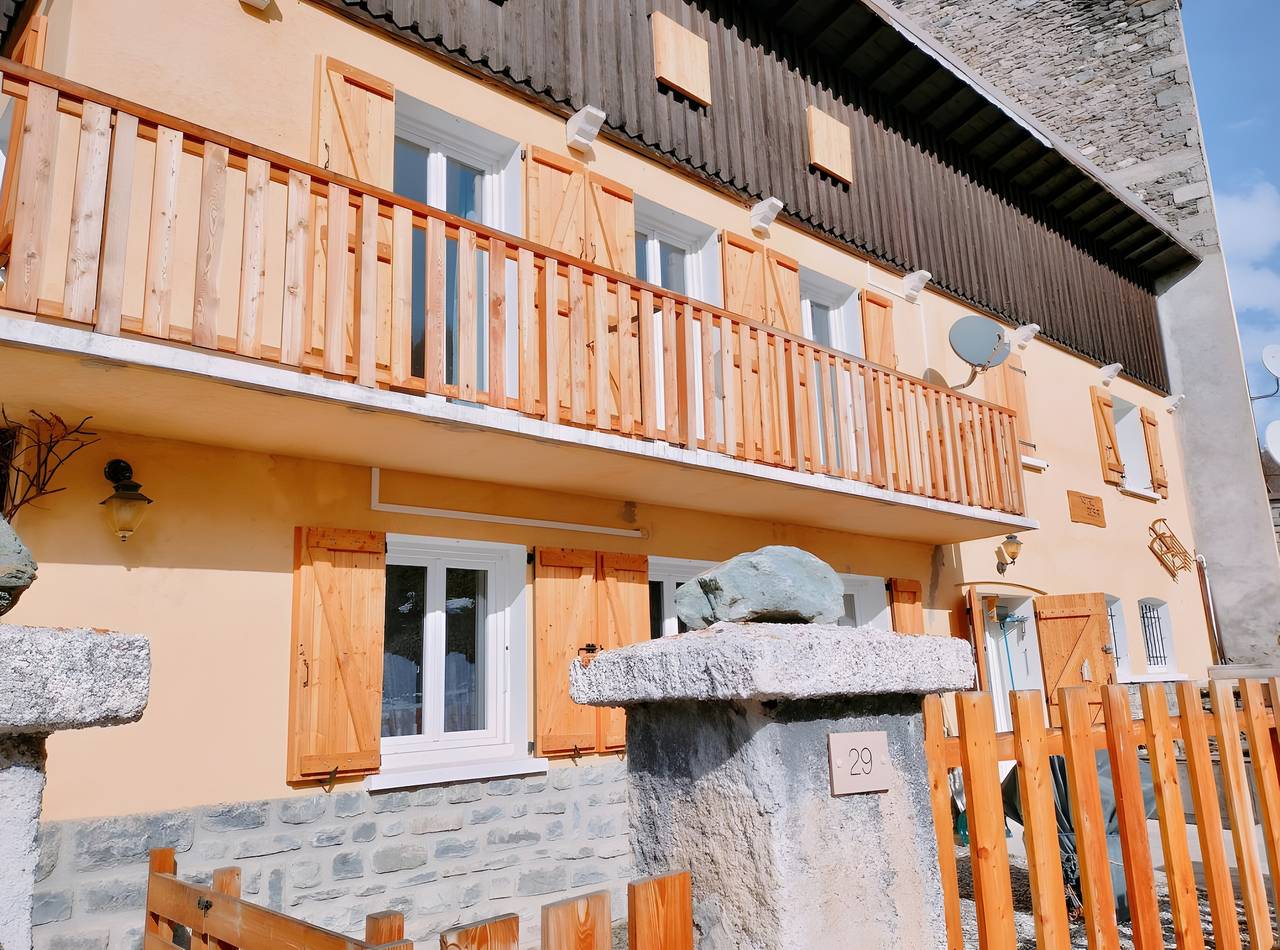 Gîte 'Notre Désir' mit Bergblick, privater Terrasse und Wlan in Abriès-Ristolas, Queyras