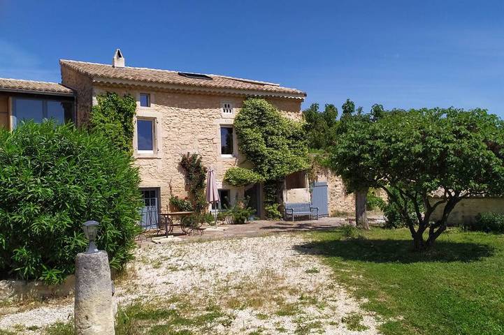 Gîte pour 5 personnes, avec piscine et jardin à Saint-Restitut - 4