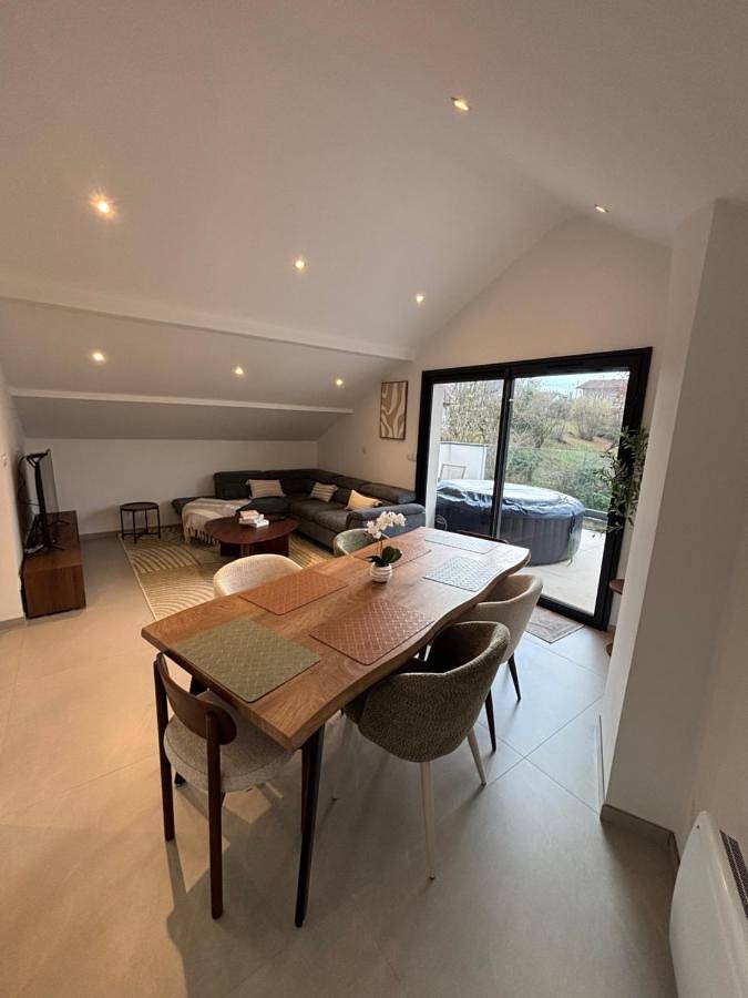 Apartamento de vacaciones para 6 personas, con terraza además de vistas y vistas al lago, Se admiten mascotas - 1