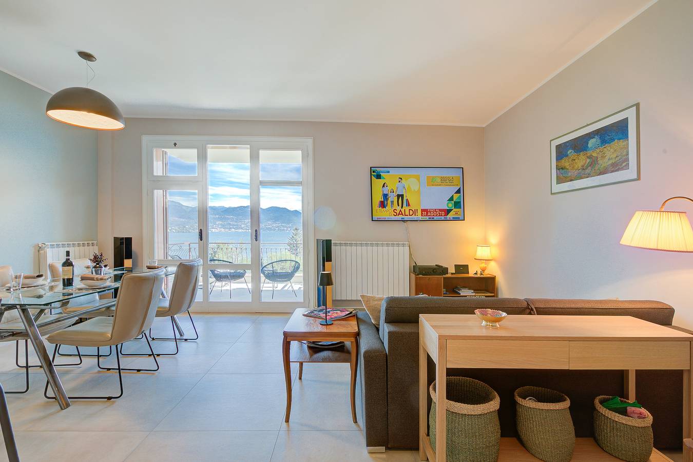 Apartamento entero, Retiro junto al lago con piscina y terraza, WiFi, aparcamiento in Stresa, Comune di Stresa