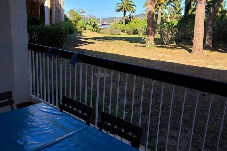 Appartement entier, Appartement T2 vue mer Porquerolles in Hyeres, Côte méditerranéenne (France)