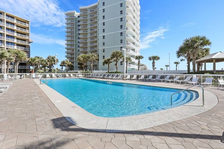 Vacation rental for 6 people, with terrace and pool by Orange Beach
