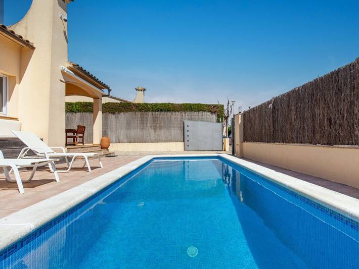 Maravillosa villa cerca de la playa de Sant Pere Pescador in San Pedro Pescador, Alt Empordà