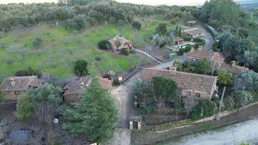 Casa rural para 2 personas, con vistas además de jardín y piscina, Se admiten mascotas en Provincia de Cáceres - 2