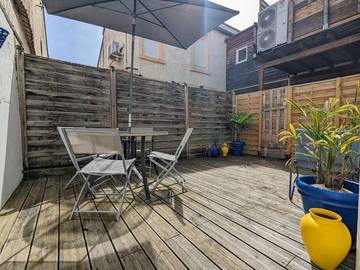 Gîte pour 4 personnes, avec terrasse à Le Coteau