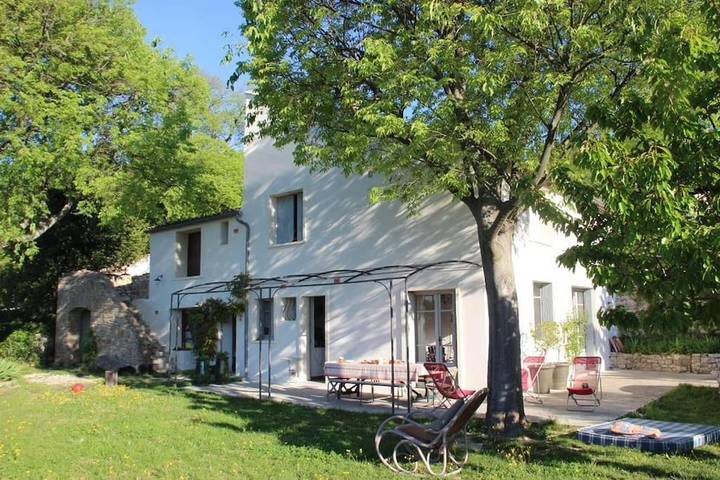 Location de vacances pour 12 personnes, avec jardin ainsi que piscine et terrasse à Vézénobres - 4