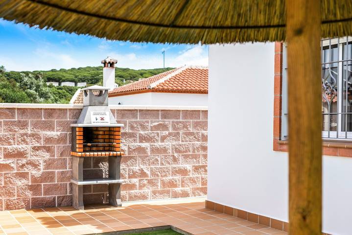 Casa Torre de Meca 3 avec piscine partagée, terrasse et jardin in Los Caños de Meca, Barbate