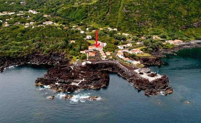 Gîte pour 2 personnes, avec jardin dans Capelo - 3