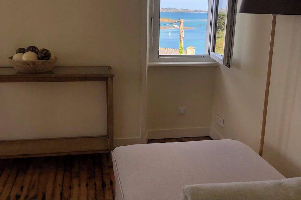 Appartement entier, Appartement de charme avec vue sur la mer et les plages de Carantec in Carantec, Ceinture Dorée