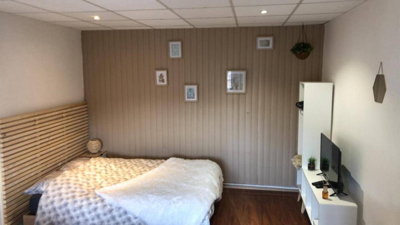 Appartement entier, One-Bedroom Apartment in Niort, Région de Niort