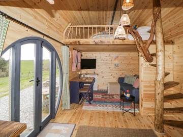 Hut for 4 People in Holbeton, Devon, Photo 4