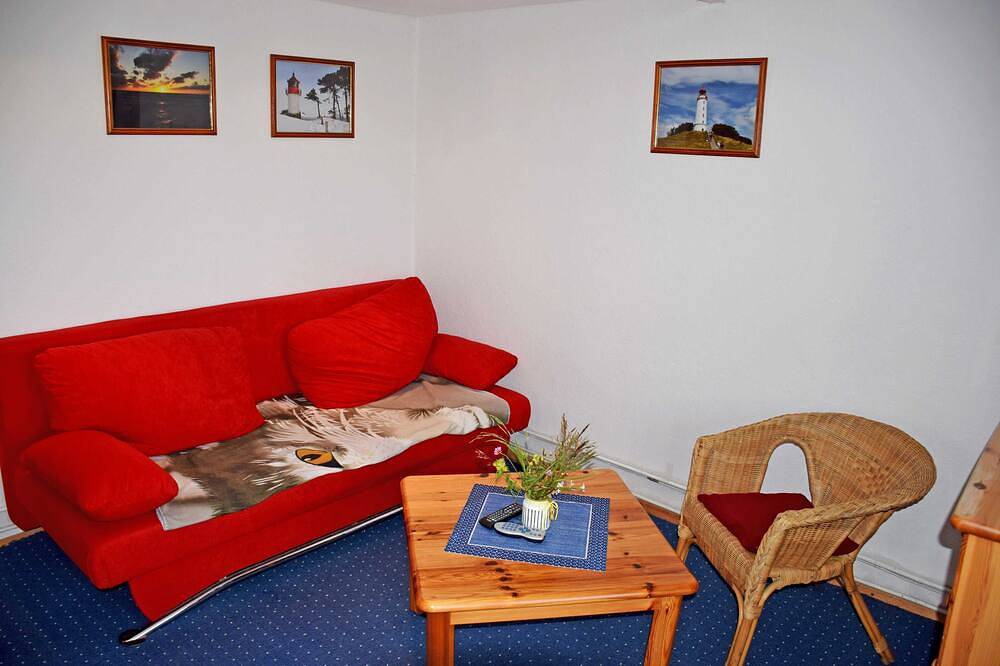 Entire apartment, Laube Leo Lustig - Vacation on Hiddensee in beautiful Neuendorf in Neuendorf Hiddensee Island, Hiddensee