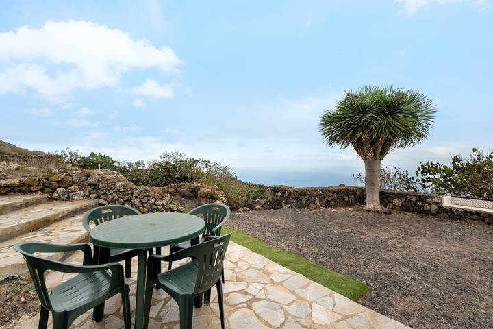 Casa rural para 4 personas, con Balcón y Jardín en El Hierro - 2