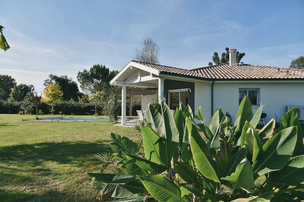 L'Acacia, swimming pool and large garden in Bénesse-Maremne, Côte d’Argent