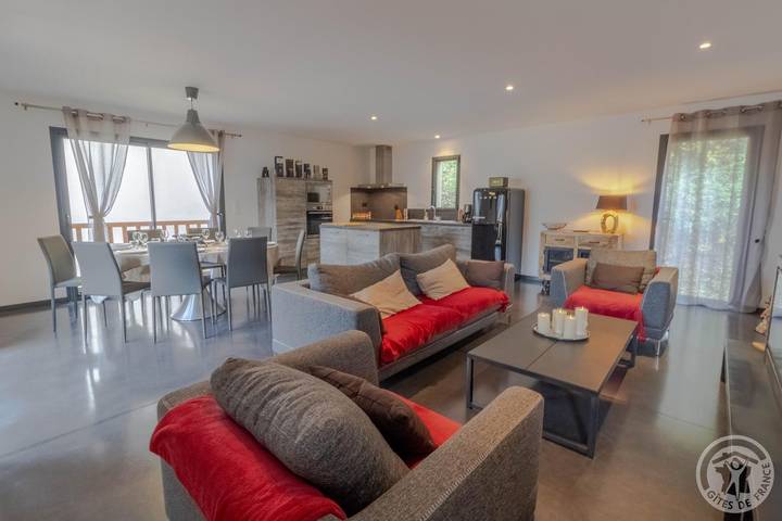 Gîte pour 6 personnes, avec jardin à Génos - 2