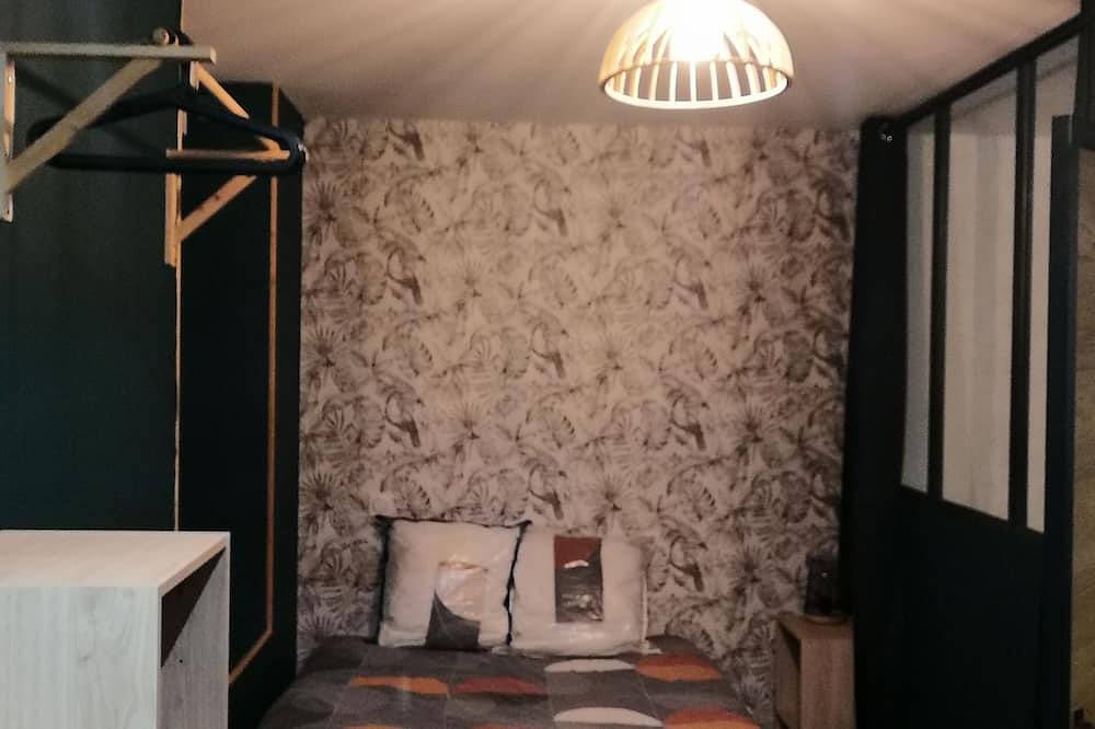 Appartement entier, Logement de 31m2 avec terrasse sur Equeudreville Hainneville proche Naval Group in Équeurdreville-Hainneville, Cherbourg-en-Cotentin