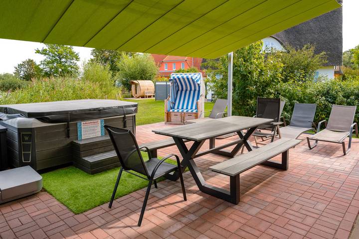 Ferienhaus für 11 Personen, mit Sauna und Whirlpool sowie Garten, kinderfreundlich an der Ostsee - 2