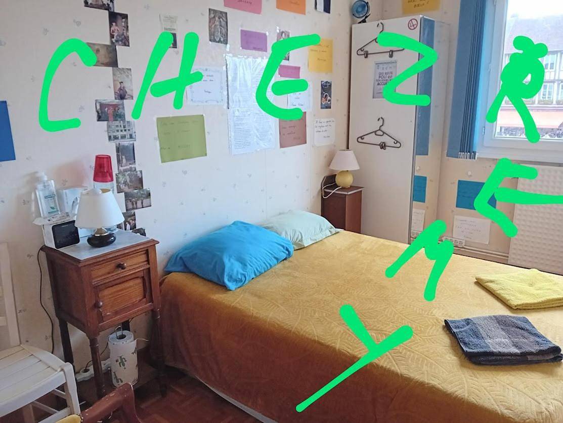 Double Room with Shared Bathroom in Verneuil-sur-Avre, Région d'Évreux