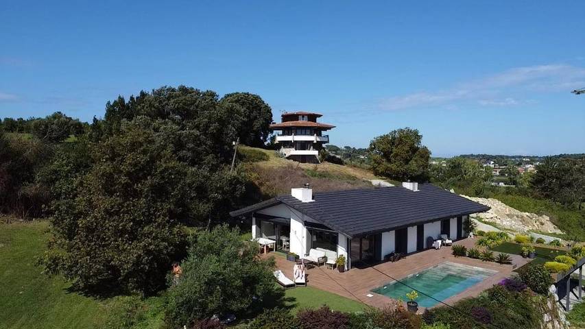 Chalet para 8 personas, con balcón además de vistas y piscina en Vizcaya