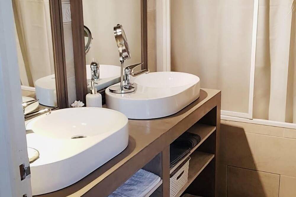 Charme Haus \"The Gecko\" Zwischen Alpillen Und Camargue in Comps, Nimes und Umgebung