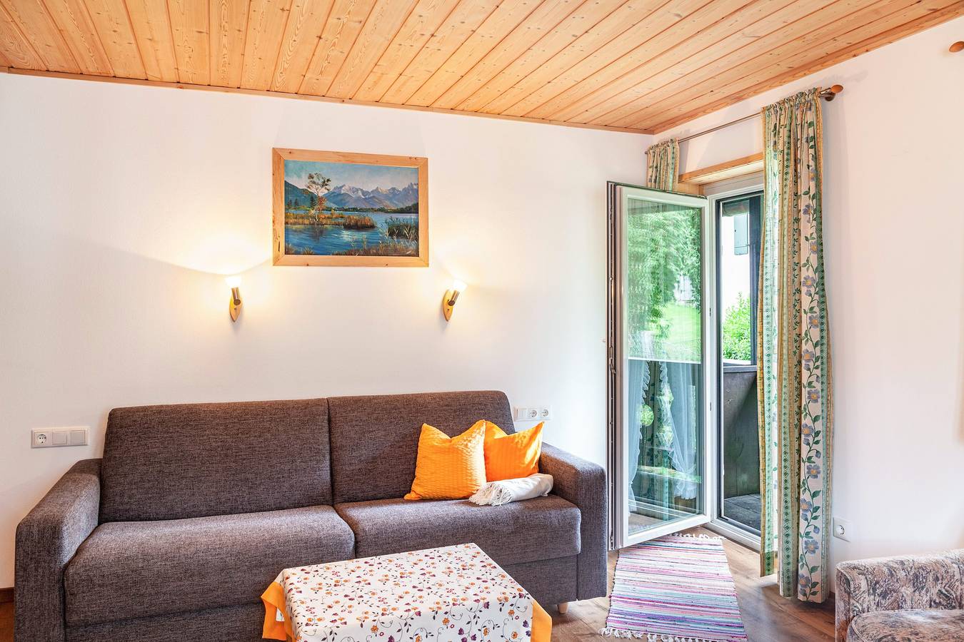 Ganze Wohnung, Renovierte Ferienwohnung "Hexi" mit Bergblick, privater Terrasse & Wlan in Bad Kohlgrub, Bayerische Alpen