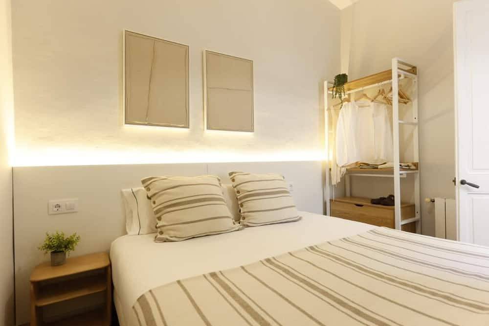 Entire apartment, Nou del Teatre - Holiday Apartment in Girona | Bravissimo in Girona, Gironès