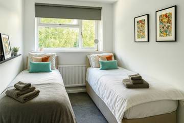 Holiday Rental for 6 People in Surrey, South East England, Photo 2