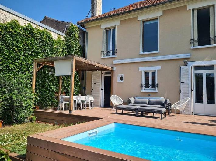 Chalet para 10 personas, con terraza además de piscina y jardín - 1