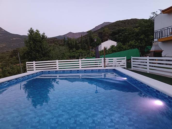 Casa rural para 12 personas, con piscina además de balcón y vistas - 1